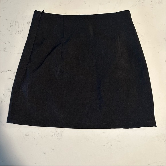 Black safety pin skirt - Picture 2 of 4